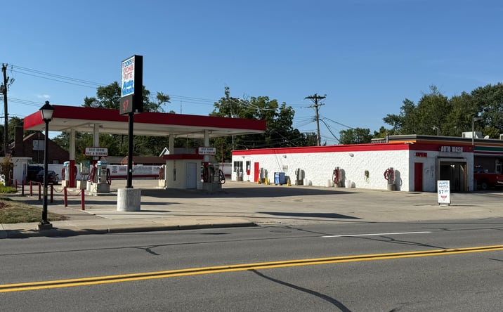 Pictures of Retail property located at 3515 Twelve Mile Rd, Berkley, MI 48072 for sales - image #1