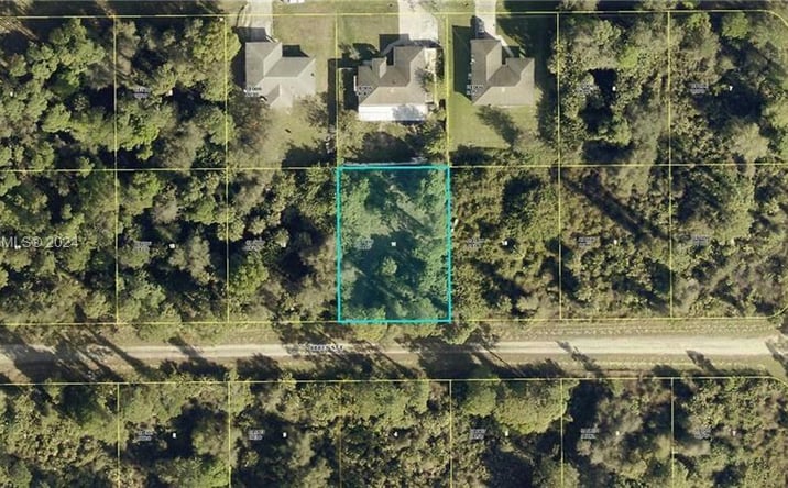 Pictures of Special Purpose property located at 913 Abbey St, Lehigh Acres, FL 33974 for sales - image #1