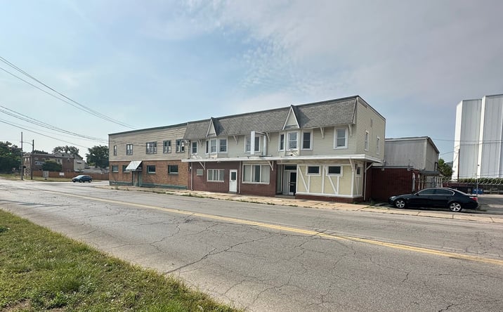 Pictures of Industrial property located at 1909, 1911, 1915 Tremainsville Road, Toledo, OH 43613 for sales - image #1