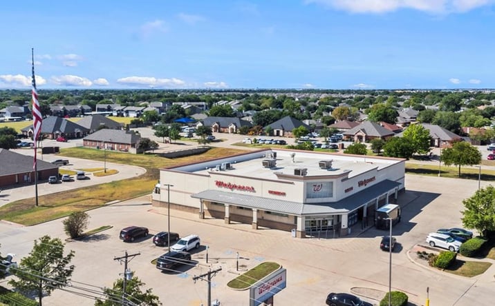 Pictures of Retail property located at 833 N Saginaw Blvd, Saginaw, TX 76179 for sales - image #1