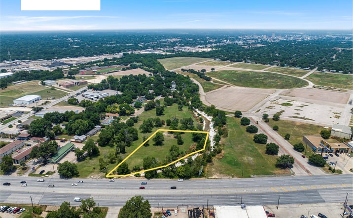 Pictures of Land property located at 914 S Valley Mills Dr, Waco, TX 76711 for sales - image #1