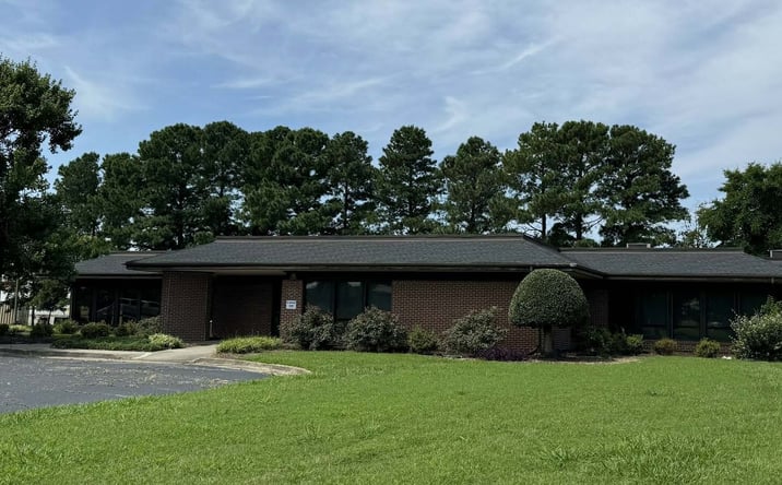 Pictures of Office property located at 839 Poplar Hall Dr, Norfolk, VA 23502 for sales - image #1
