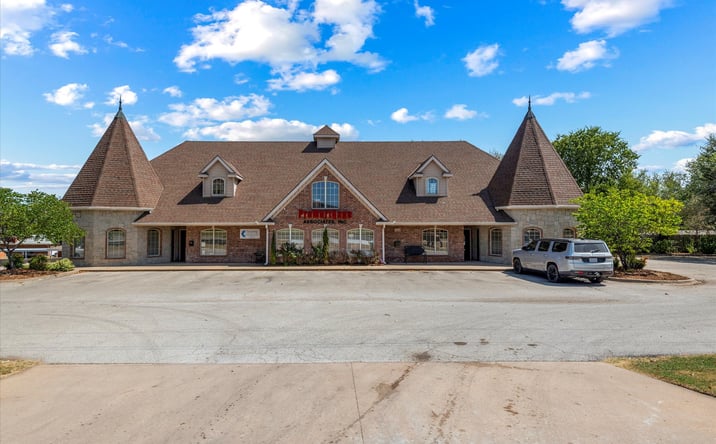 Pictures of Mixed Use, Office, Special Purpose property located at 2114 SE Washington Blvd, Bartlesville, OK 74006 for sales - image #1