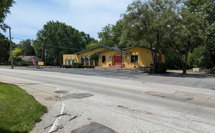 Pictures of Retail, Mixed Use property located at 1116-1122 North Diamond Lake Road, Mundelein, IL 60060 for sales - image #1