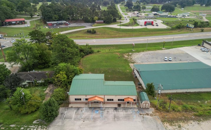 Pictures of Mixed Use, Office, Retail property located at 1006 A Nettleton Ave, Thayer, MO 65791 for sales - image #1