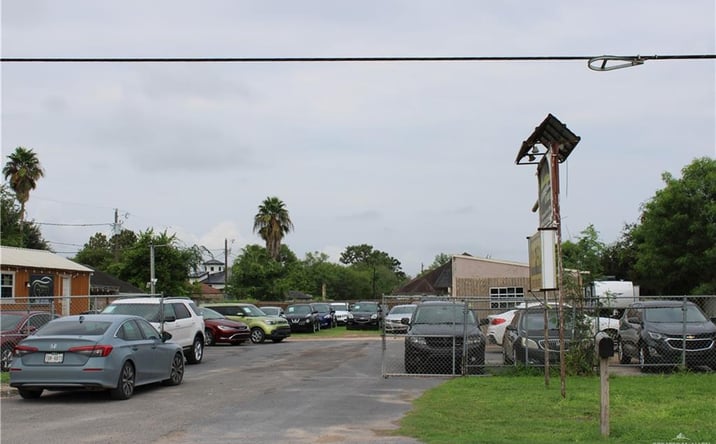 Pictures of Retail, Office property located at 1700 Amigo Avenue, Alamo, TX 78516 for sales - image #1