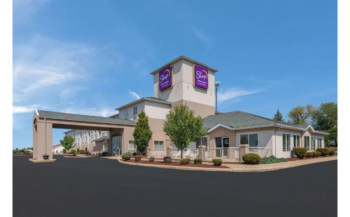 Pictures of Hospitality property located at 947 OH-53, Port Clinton, OH 43452 for sales - image #1