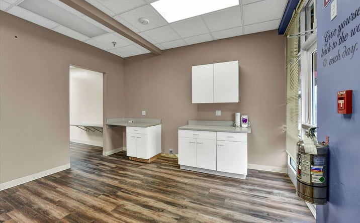 Pictures of Office property located at 2497 S Roane St, Harriman, TN 37748 for sales - image #1