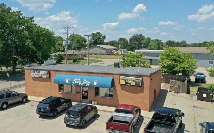 Pictures of Retail property located at 401 Limit St, Lincoln, IL 62656 for sales - image #1