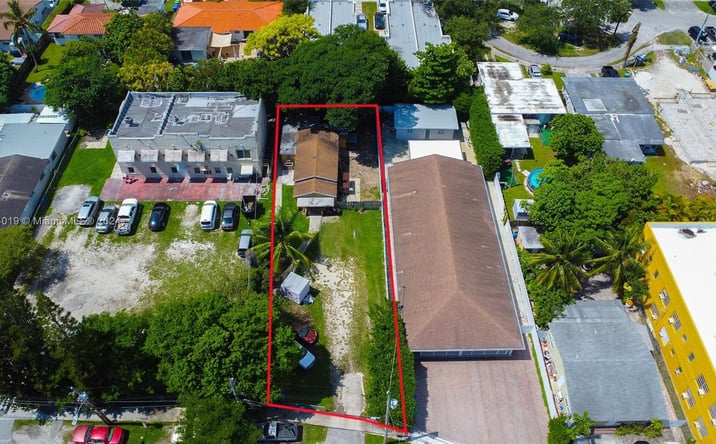 Pictures of Multifamily property located at 460 NW 23rd Ct, Miami, FL 33125 for sales - image #1