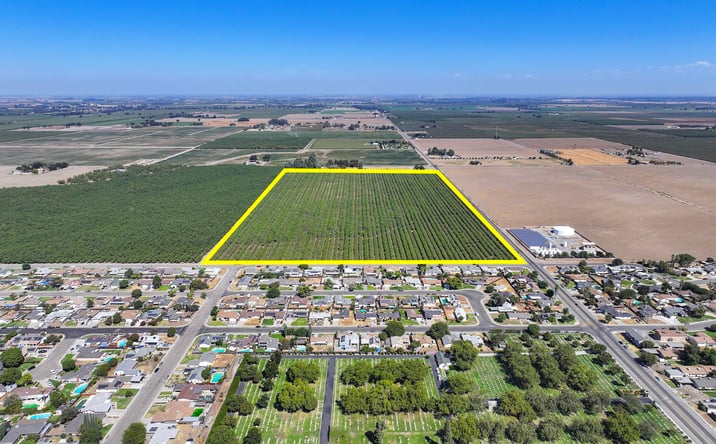 Pictures of Land property located at 18th Ave, Lemoore, CA 93245 for sales - image #1