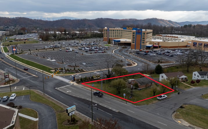 Pictures of Hospitality, Retail property located at 2016 Veda Dr, Bristol, VA 24201 for sales - image #1