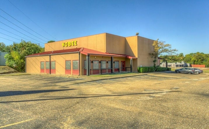 Pictures of Retail property located at 401 N Spur 63, Longview, TX 75601 for sales - image #1