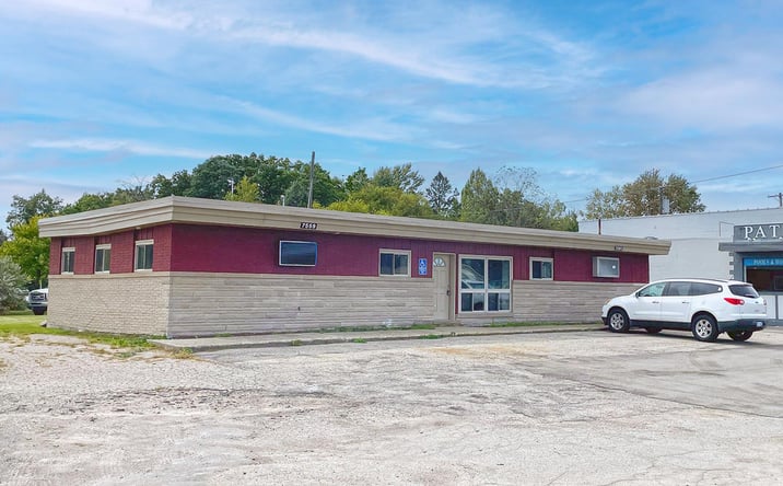 Pictures of Office property located at 7559-7561Highland Rd, Waterford Township, MI 48327 for sales - image #1