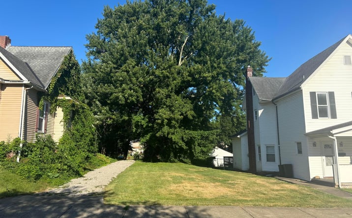 Pictures of Land property located at 419 N 8th Street, Cambridge, OH 43725 for sales - image #1