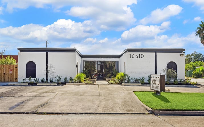 Pictures of Office property located at 16610 Sea Lark Rd, Houston, TX 77062 for sales - image #1
