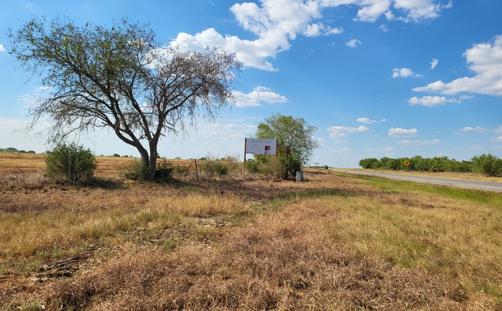 Pictures of Land property located at 301 S Abbott Rd, Saint Hedwig, TX 78152 for sales - image #1
