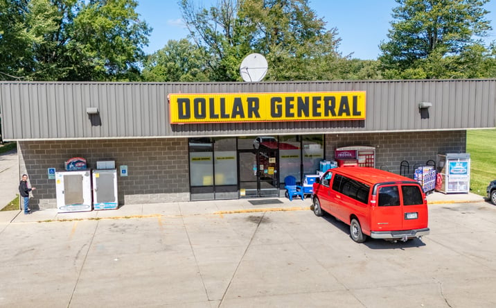 Pictures of Retail property located at 5626 US-6, Andover, OH 44003, 8980 United Ln, Athens, OH 45701, 1016 E State St, Athens, OH 45701, 747 Wooster Road North, Barberton, OH 44203, 115 Citizens Pkwy, Bluffton, OH 45817, 3626 Cleveland Ave SW, Canton, OH 44707, 3881 Columbus Rd, Centerburg, OH 43011, 120 S Plum St, East Canton, OH 44730, 223 E Kiracofe Ave, Elida, OH 45807, 477 Oberlin Elyria Rd, Elyria, OH 44035, 125 E Main St, Orwell, OH 44076, 1622 Cleveland Rd W, Sandusky, OH 44870, 10891 W Main St, South Webster, OH 45682, 555 S St SE, Warren, OH 44483, 707 W Emmitt Ave, Waverly, OH 45690, 1345 1st St, Moundsville, WV 26041, 835 Seventh St, Parkersburg, WV 26101, 3274 Winfield Rd, Winfield, WV 25213 for sales - image #1