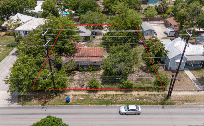 Pictures of Mixed Use, Multifamily, Special Purpose property located at 1622 N Pine St, San Antonio, TX 78208 for sales - image #1