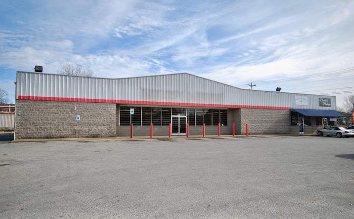 Pictures of Retail property located at 220 N Royal St, Jackson, TN 38301 for sales - image #1