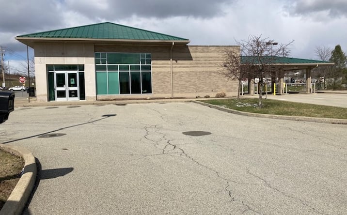 Pictures of Retail property located at 1066 Harrison City Export Rd, Jeannette, PA 15644 for sales - image #1