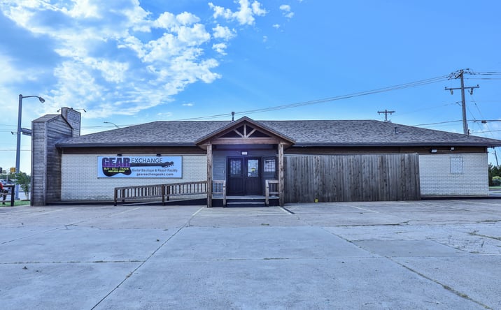 Pictures of Retail property located at 3401 NW 36th St, Oklahoma City, OK 73112 for sales - image #1