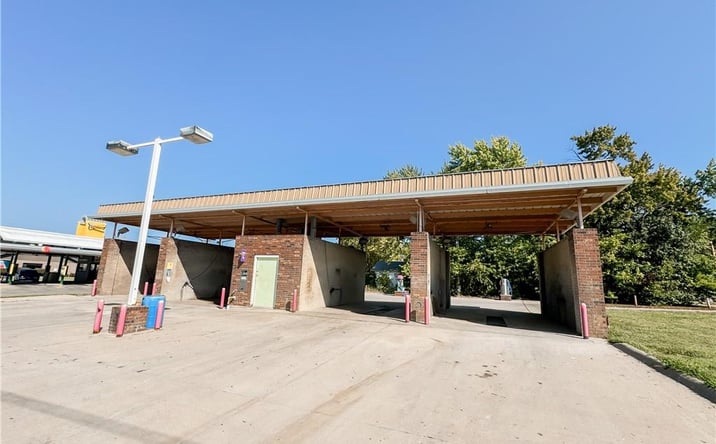 Pictures of Special Purpose property located at 425 W 1st Avenue, Garnett, KS 66032 for sales - image #1