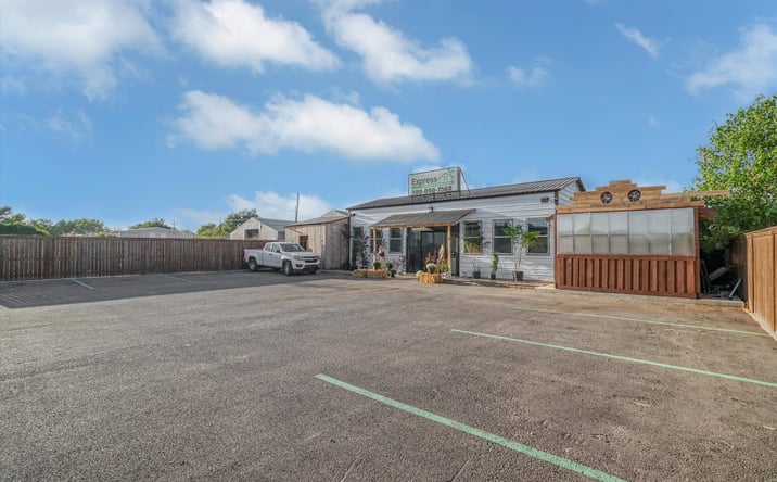 Pictures of Industrial, Office, Retail property located at 611 E Clark Ave, Weatherford, OK 73096 for sales - image #1