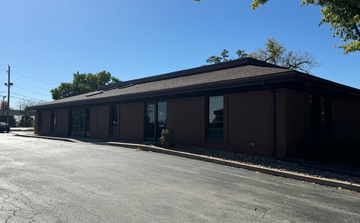 Pictures of Office property located at 612 35th Ave, Moline, IL 61265 for sales - image #1