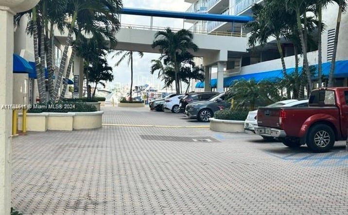 Pictures of Retail, Multifamily property located at 7601 E Treasure Dr # 4, North Bay Village, FL 33141 for sales - image #1