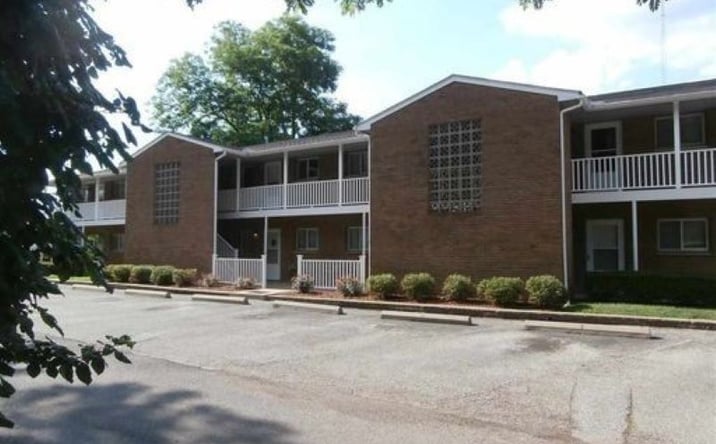 Pictures of Multifamily property located at 326 W Kenwood Dr, Bloomington, IN 47404 for sales - image #1
