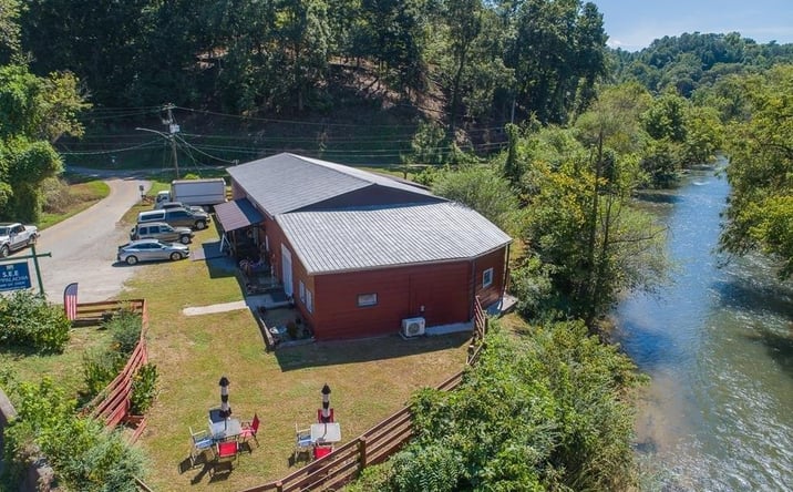 Pictures of Mixed Use, Business for Sale property located at 260 McCutchen St, Ellijay, GA 30540 for sales - image #1