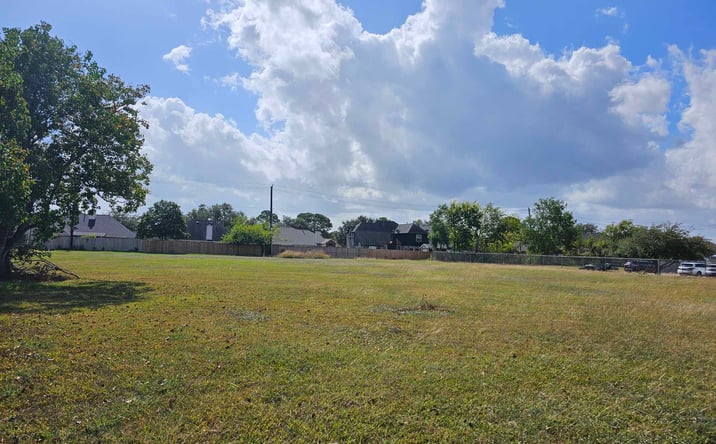 Pictures of Land property located at 10926 Spencer Hwy, La Porte, TX 77571 for sales - image #1