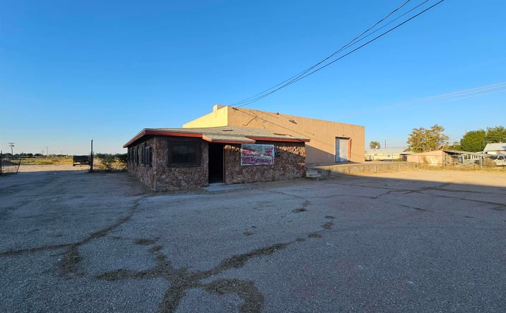 Pictures of Industrial property located at 108 E Fiesta Drive, Carlsbad, NM 88220 for sales - image #1