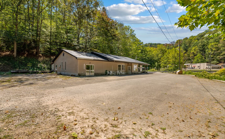 Pictures of Hospitality, Mixed Use, Multifamily property located at 1783 Horse Creek Rd, Spurlockville, WV 25565 for sales - image #1