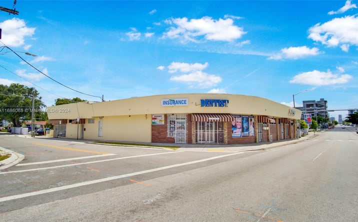 Pictures of Multifamily property located at 721 NW 21st Ct, Miami, FL 33125 for sales - image #1