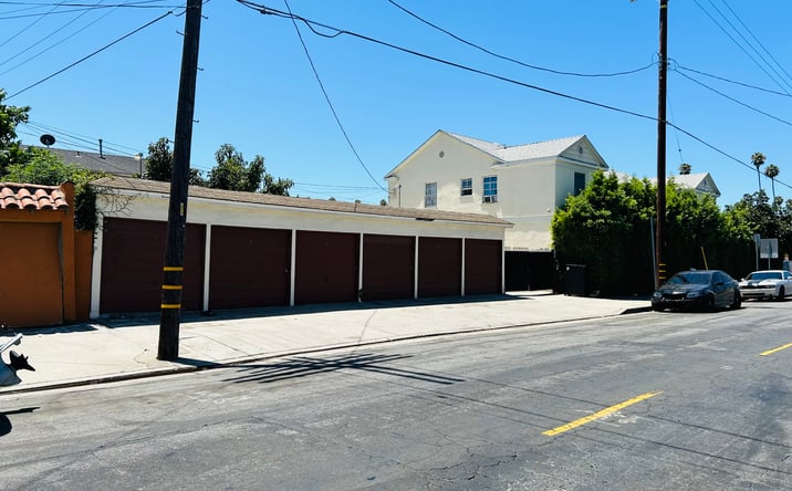 Pictures of Multifamily property located at 2018 W 39th Street, Los Angeles, CA 90008 for sales - image #1