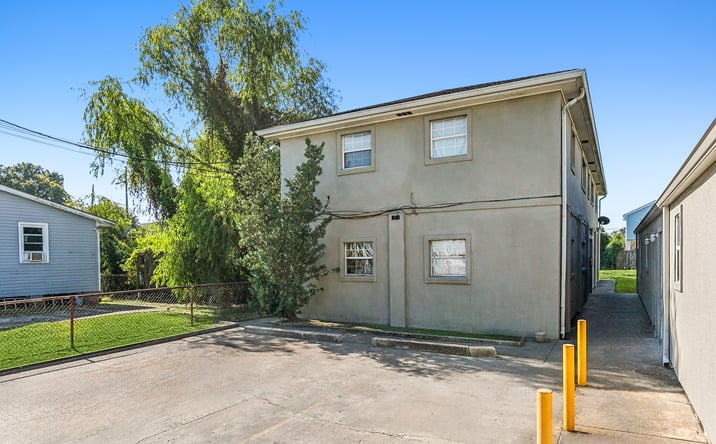 Pictures of Multifamily property located at 8816 Spruce St, New Orleans, LA 70118 for sales - image #1