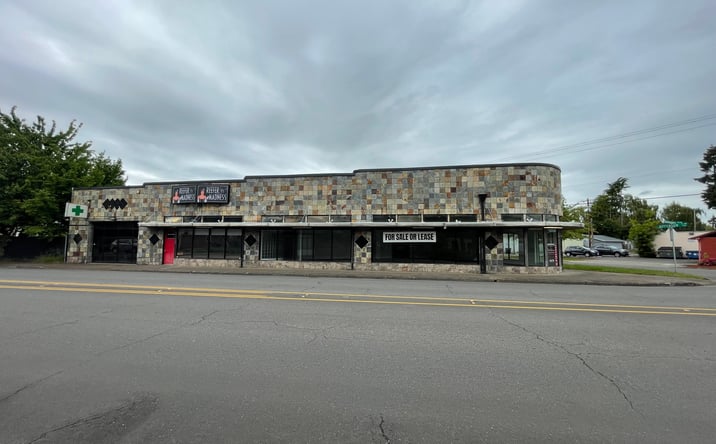 Pictures of Retail property located at 1695 Fairgrounds Rd NE, Salem, OR 97301 for sales - image #1