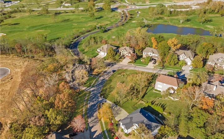 Pictures of Land property located at 6122 Persimmon Court, Parkville, MO 64152 for sales - image #1