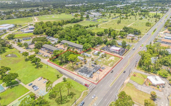 Pictures of Retail property located at 1092 S Ridgewood Ave, Edgewater, FL 32132 for sales - image #1