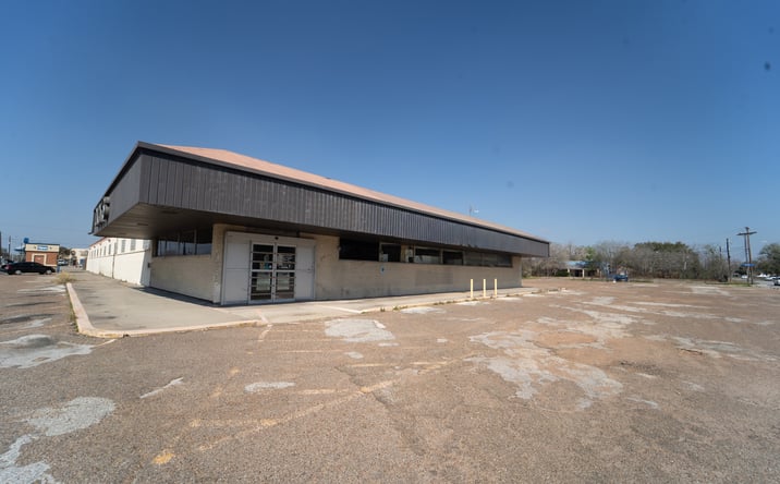 Pictures of Industrial, Self Storage property located at 1302 E Crestwood Dr, Victoria, TX 77901 for sales - image #1