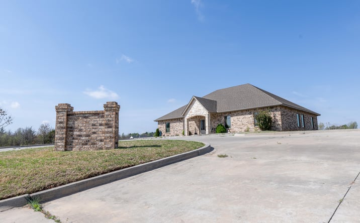 Pictures of Office property located at 1917 Commerce, Choctaw, OK 73020 for sales - image #1