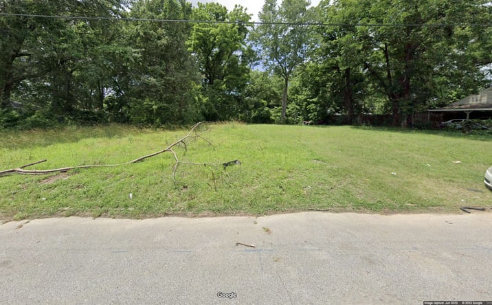 Pictures of Land property located at 329 N Lindsey Street, Jackson, TN 38301 for sales - image #1