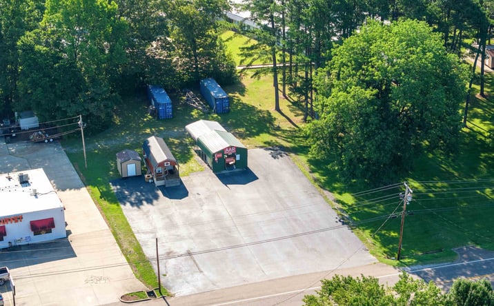 Pictures of Industrial property located at 747 TN Ave S, Parsons, TN 38363 for sales - image #1