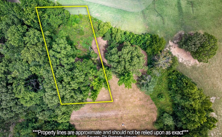 Pictures of Land, Multifamily property located at 18 Fairway Lane, Decaturville, TN 38329 for sales - image #1