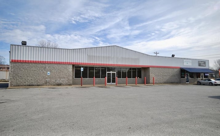 Pictures of Retail, Special Purpose property located at 220-224 N Royal Street, Jackson, TN 38305 for sales - image #1
