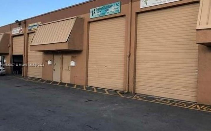 Pictures of Land, Industrial property located at 7907 NW 64th St, Miami, FL 33166 for sales - image #1