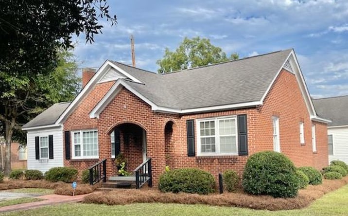 Pictures of Special Purpose property located at 120 120 N Brooks St, Manning, SC 29102 for sales - image #1