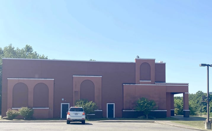 Pictures of Retail property located at 7754 Ohio River Blvd, New Cumberland, WV 26047 for sales - image #1